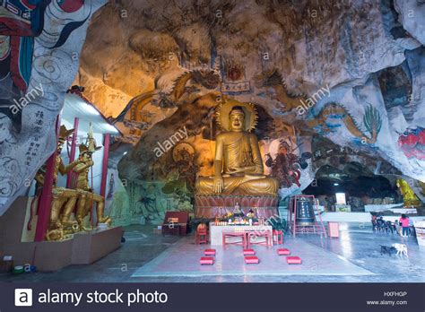 The Majestic Perak Cave Temple: Where Spirituality Meets Spectacular Limestone Formations!