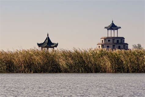  Hengshui Lake! En glittrande pärla med historisk charm!