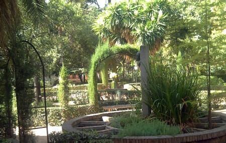 Jardín Botánico de la Universidad de Granada: Enchanting Oasis Amidst Historic Splendor!