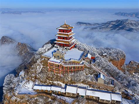  Wangwu Shan - En mystisk bergstopp med en kunglig touch!