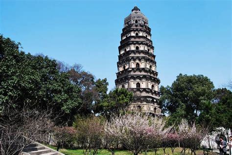  Yunyan Temple: En Mystisk Oas I Hjärtat Av Lu’an!